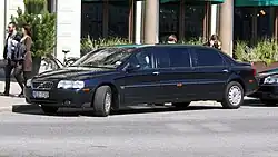 Stretched first generation S80 with four doors (SE)