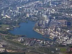 Aerial view of Créteil, centered on the Lac de Créteil