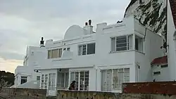 The middle cottage