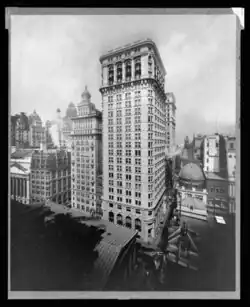 The Hanover Bank Building, in 1903, towering over the Gillender building to its left.