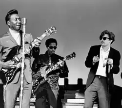 Oscher (right) with Muddy Waters (left) in London, 1968