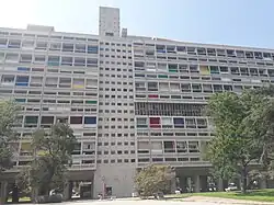 A large apartment building