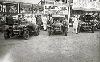 Le stand Alfa Romeo en juillet 1929 pour le GP Guipúzcoa Tourisme.