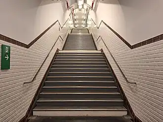 Les nouveaux escaliers de sortie, rajoutés en 2022.