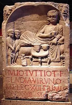 Pierre tombale de Titus Iulius Tuttius.