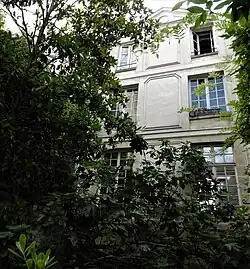Corps de logis en fond de cour.