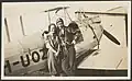 Nancy Bird et Jack Kingsfors-Smith devant un de Havilland DH.60M Moth