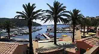 Un alignement à Port-Cros
