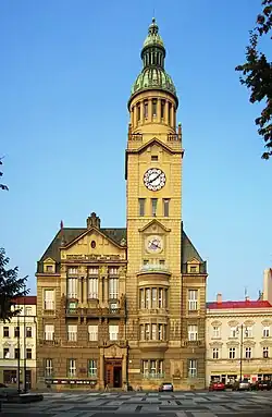 Nouvel hôtel de ville.