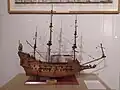 Maquette du navire La Couronne exposée au musée.