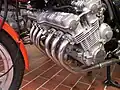 6-cylindres transversal d'une Honda CBX 1000