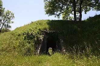 Entrée d'une des galeries d'accès à un poste d'infanterie.