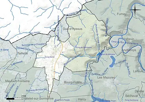 Carte en couleur présentant le réseau hydrographique de la commune