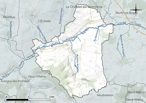 Carte en couleur présentant le réseau hydrographique de la commune