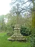 Bannalec : le calvaire de la chapelle Saint-Mathieu.