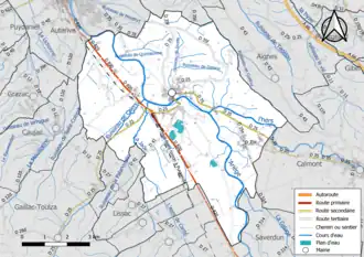 Carte en couleur présentant le réseau hydrographique de la commune