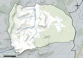 Carte en couleur présentant le réseau hydrographique de la commune