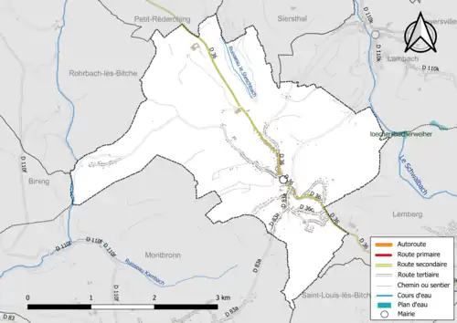 Carte en couleur présentant le réseau hydrographique de la commune