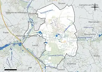 Carte en couleur présentant le réseau hydrographique de la commune