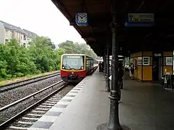 Quai et desserte S-Bahn.