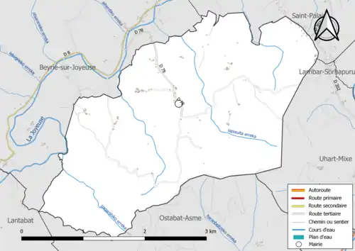 Carte en couleur présentant le réseau hydrographique de la commune