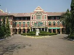 Lycée n°6 de Botataung.