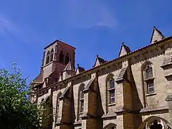 Abbatiale Saint-Robert, vue côté cloître