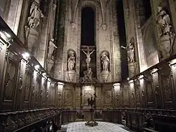 Le chœur, de nuit.
