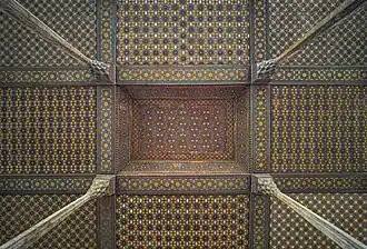 Plafond de Talar, portique ouvert, à Ali Qapou. Photo Août 2020.