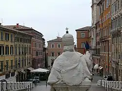Place du Plébiscite.
