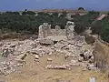 photographie : ruines dans la végétation