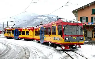 Une automotrice double Beh 4/4 92 du BVB en mars 2006.