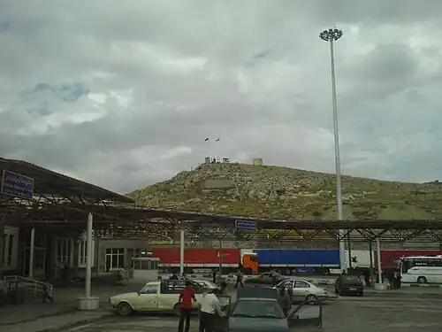 Poste de contrôle de Bazargan à la frontière entre l'Iran et la Turquie en juillet 2007.