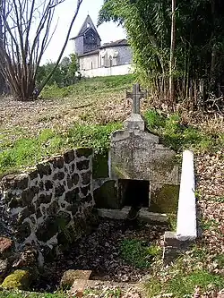 La fontaine Sainte-Anne.