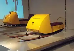 Photo d'un des premiers modèles de Ski-doo.