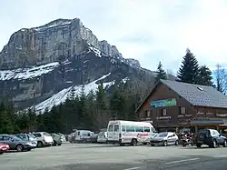 Vue depuis le col du Granier, au nord-ouest, départ d'un des sentiers pour le sommet.