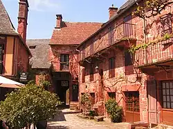 Une rue à Collonges-la-Rouge
