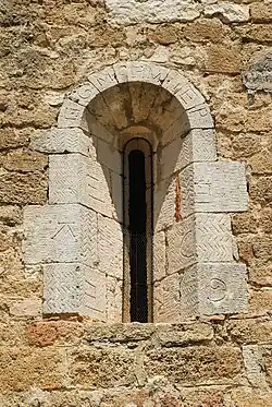 La fenêtre.
