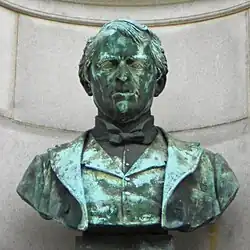 Buste d'Andrew Gregg Curtin (1912), Arc commémoratif de Smith, Philadelphie, Pennsylvanie.