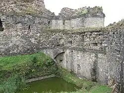 Meurtrières.