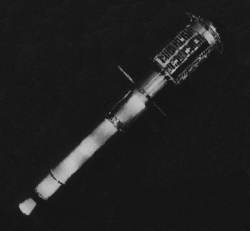 Le satellite solidaire du dernier étage du lanceur.