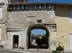 Le vieux porche.