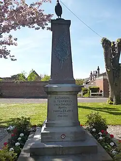 Monument aux morts.