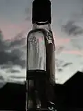 Une flasque, reconnaissable à ses flancs aplatis.