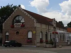 La mairie.
