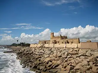 Le Fort Dansborg témoigne de l'érosion littorale.