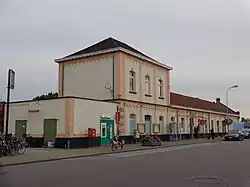 Le bâtiment de la gare de Geel.