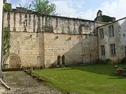 L'église, vue du cloître.