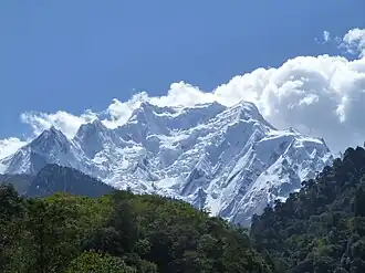 Vue du Gyala Peri depuis le nord.