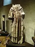 La statue en calcaire de saint Jacques le Majeur, en provenance du cimetière de Vindefontaine.